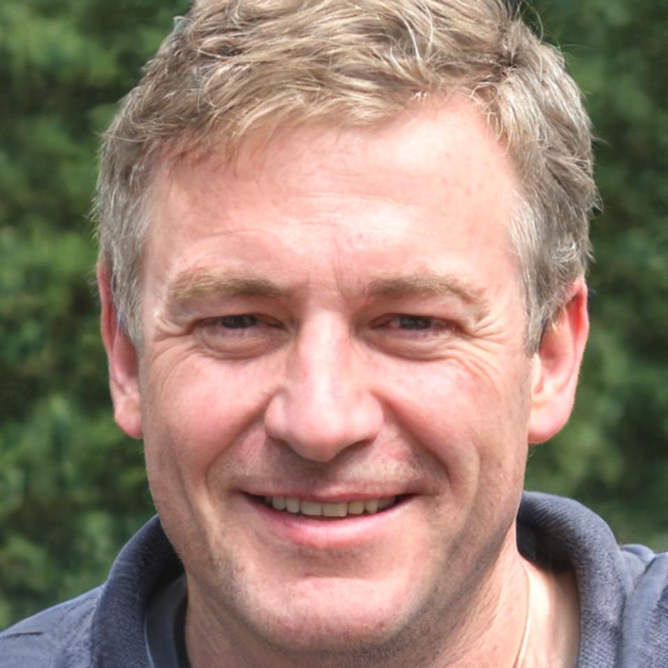 Арман Досжанов - ведущий преподаватель дизайна